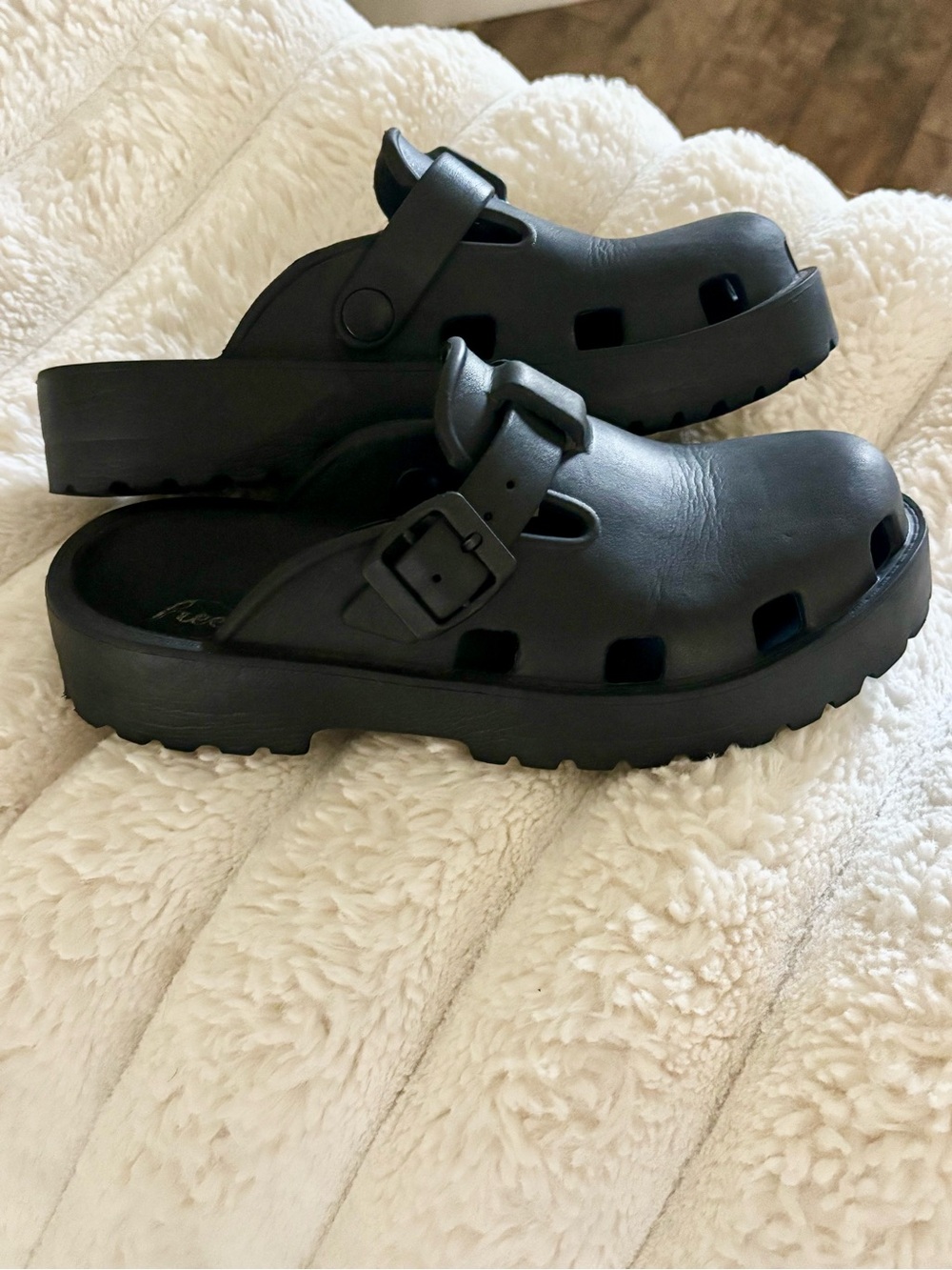 Free People Karlie Buckle Black Clogs Sandals Sz 7